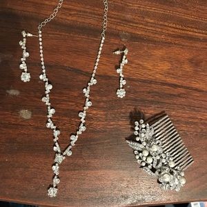 Necklace set with hair comb